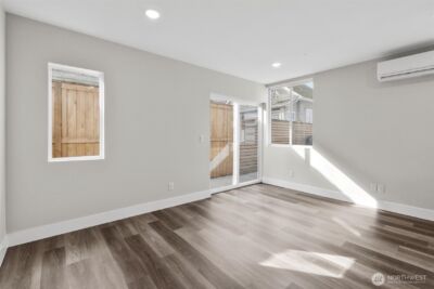 503 NE 42nd Street , Seattle, WA 98105 - Photo 9