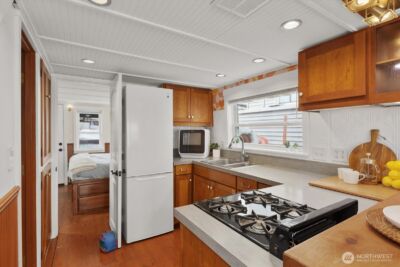 1900 Westlake Avenue N #B-20, Seattle, WA 98109 - Photo 21