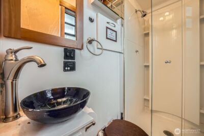 1080 W Ewing Street #E-2, Seattle, WA 98119 - Photo 9