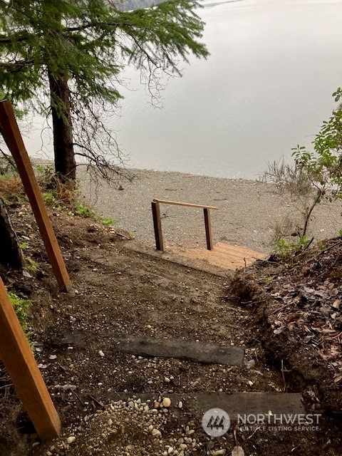 7 E Swindlers Cove Road E, Shelton, WA 98584