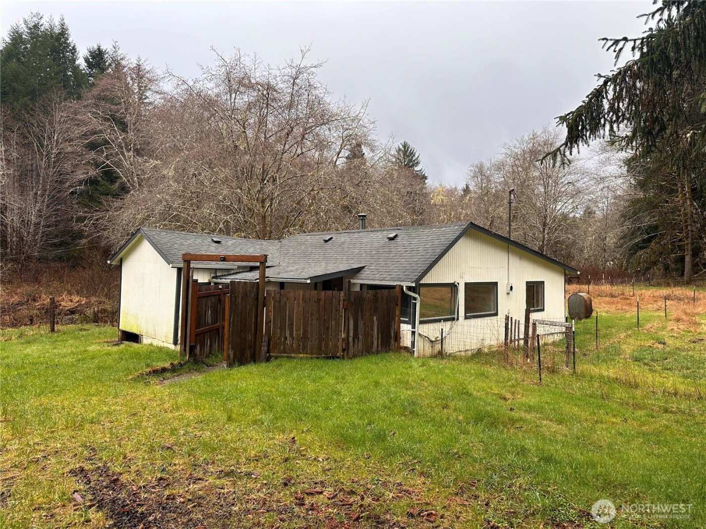 310 Butte Creek Road , Raymond, WA 98577