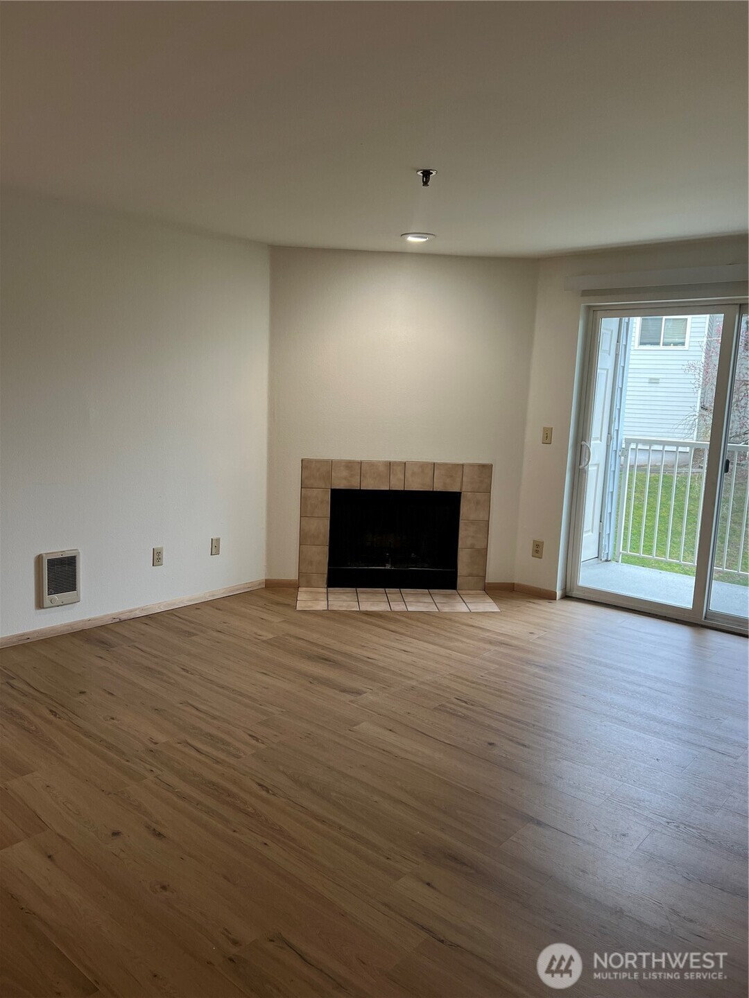 975 Aberdeen Avenue NE #B 102, Renton, WA 98056