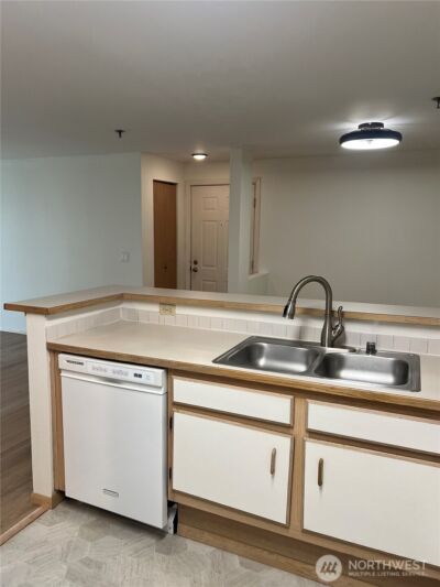 975 Aberdeen Avenue NE #B 102, Renton, WA 98056 - Photo 10