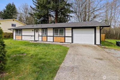 2526 Olympic Boulevard , Puyallup, WA 98374