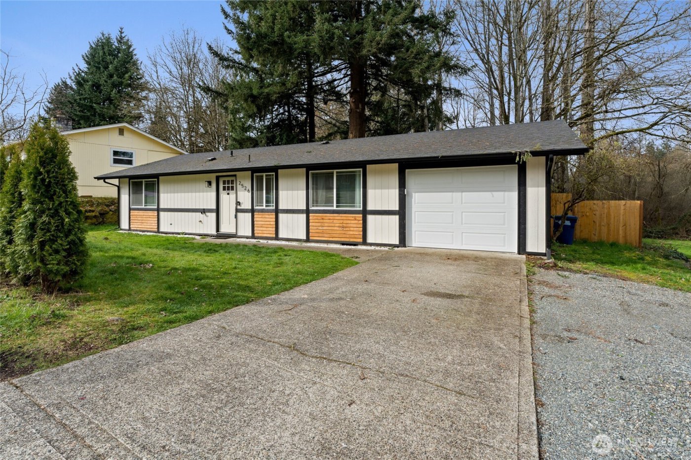 2526 Olympic Boulevard , Puyallup, WA 98374