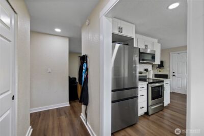 2526 Olympic Boulevard , Puyallup, WA 98374 - Photo 17