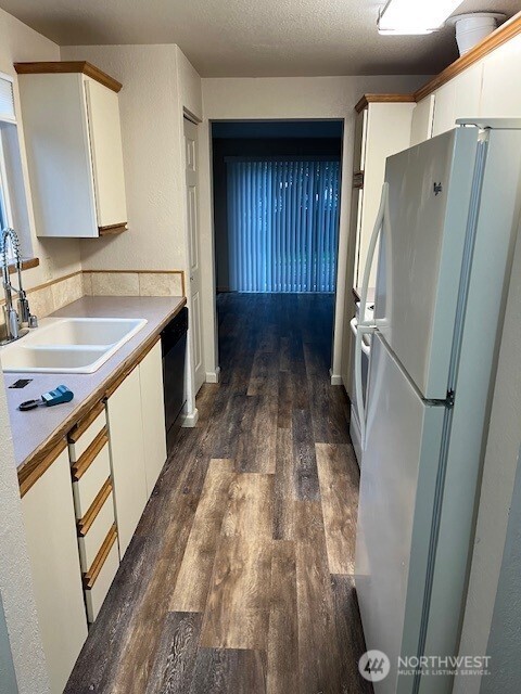 3945 NW Fairway Lane #1-J, Bremerton, WA 98312