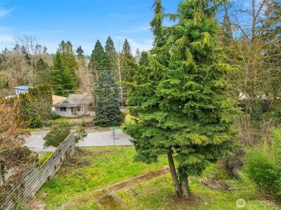 9229 45th Avenue NE, Seattle, WA 98115 - Photo 2