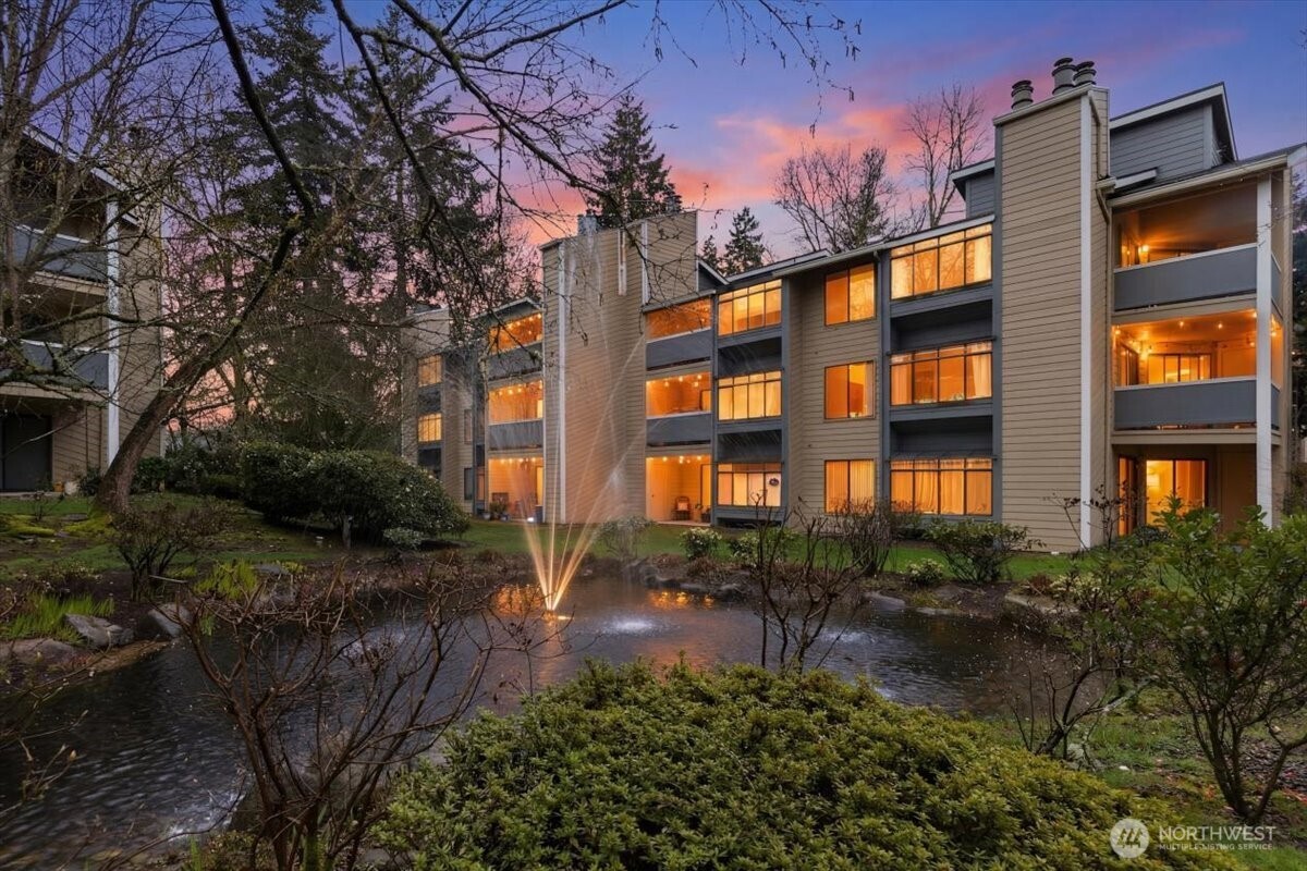 4810 200th Street SE #D303, Lynnwood, WA 98036