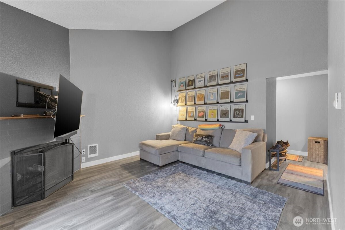 4810 200th Street SE #D303, Lynnwood, WA 98036