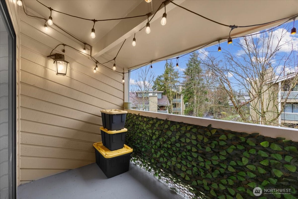 4810 200th Street SE #D303, Lynnwood, WA 98036