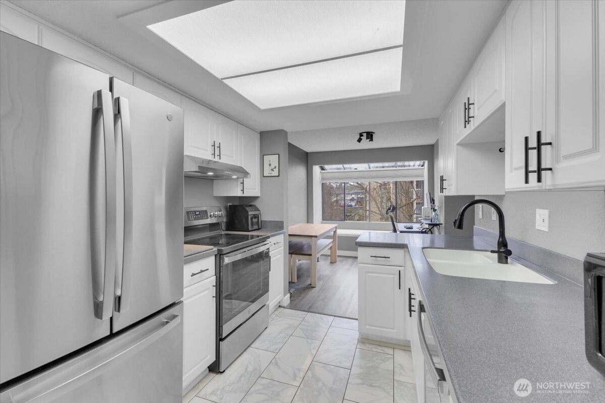 4810 200th Street SE #D303, Lynnwood, WA 98036