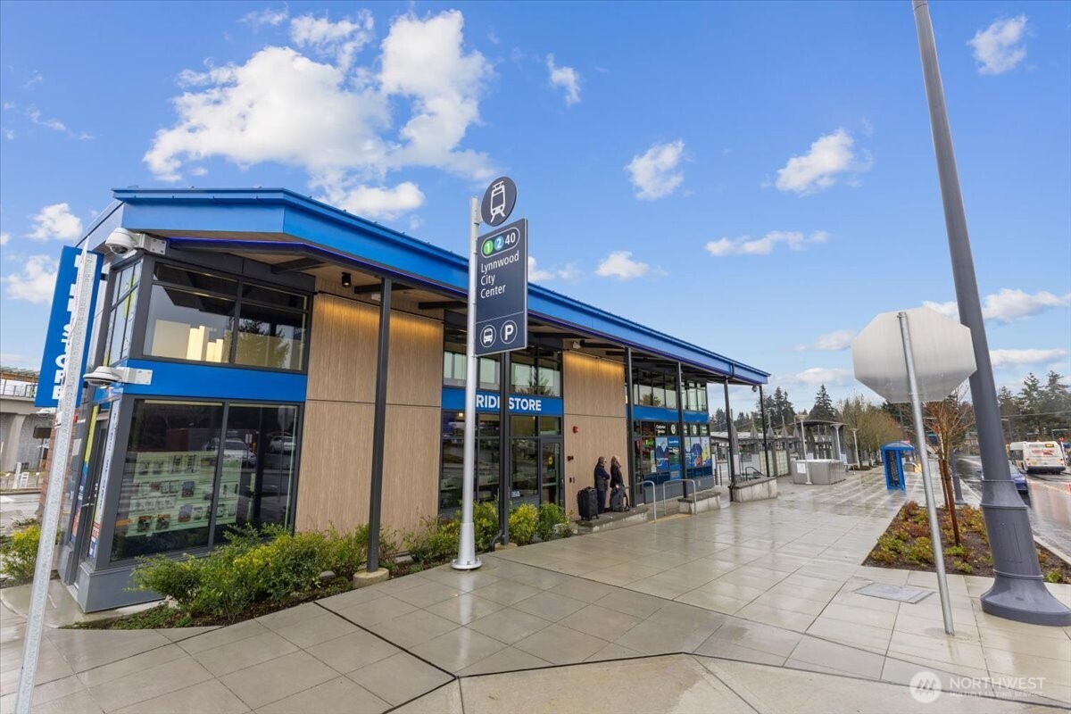 4810 200th Street SE #D303, Lynnwood, WA 98036