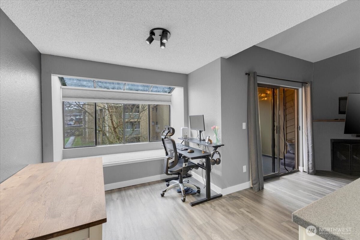 4810 200th Street SE #D303, Lynnwood, WA 98036