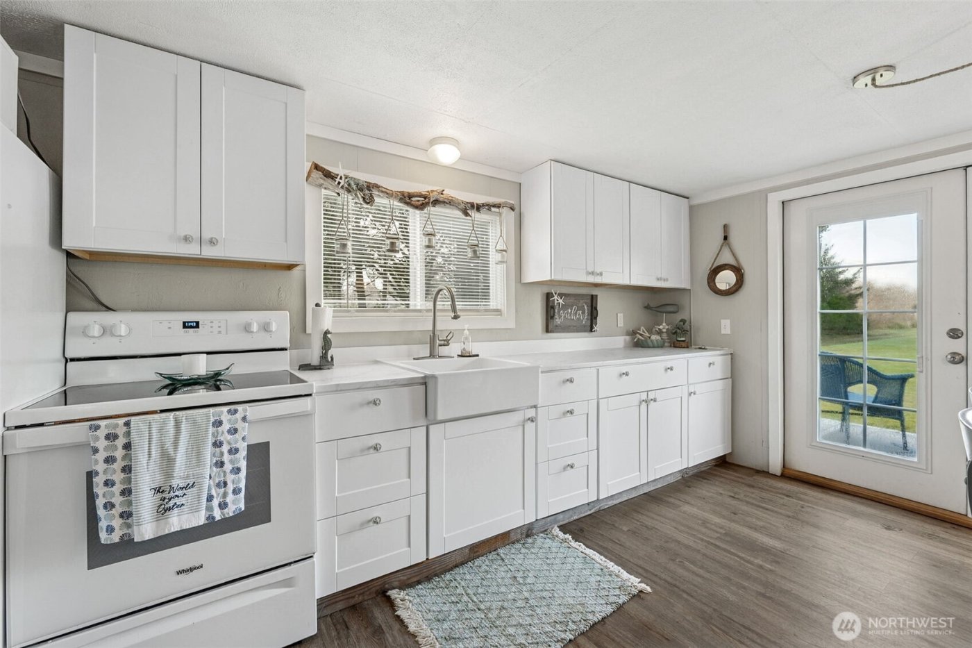 65 Chickamin Avenue , Hoquiam, WA 98550