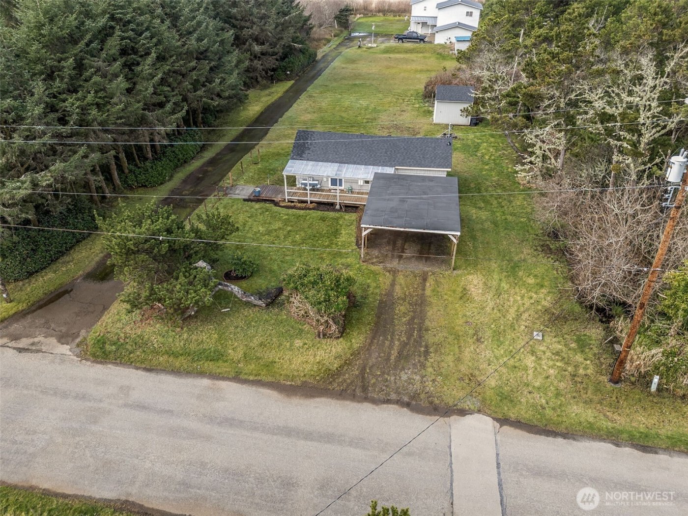 65 Chickamin Avenue , Hoquiam, WA 98550