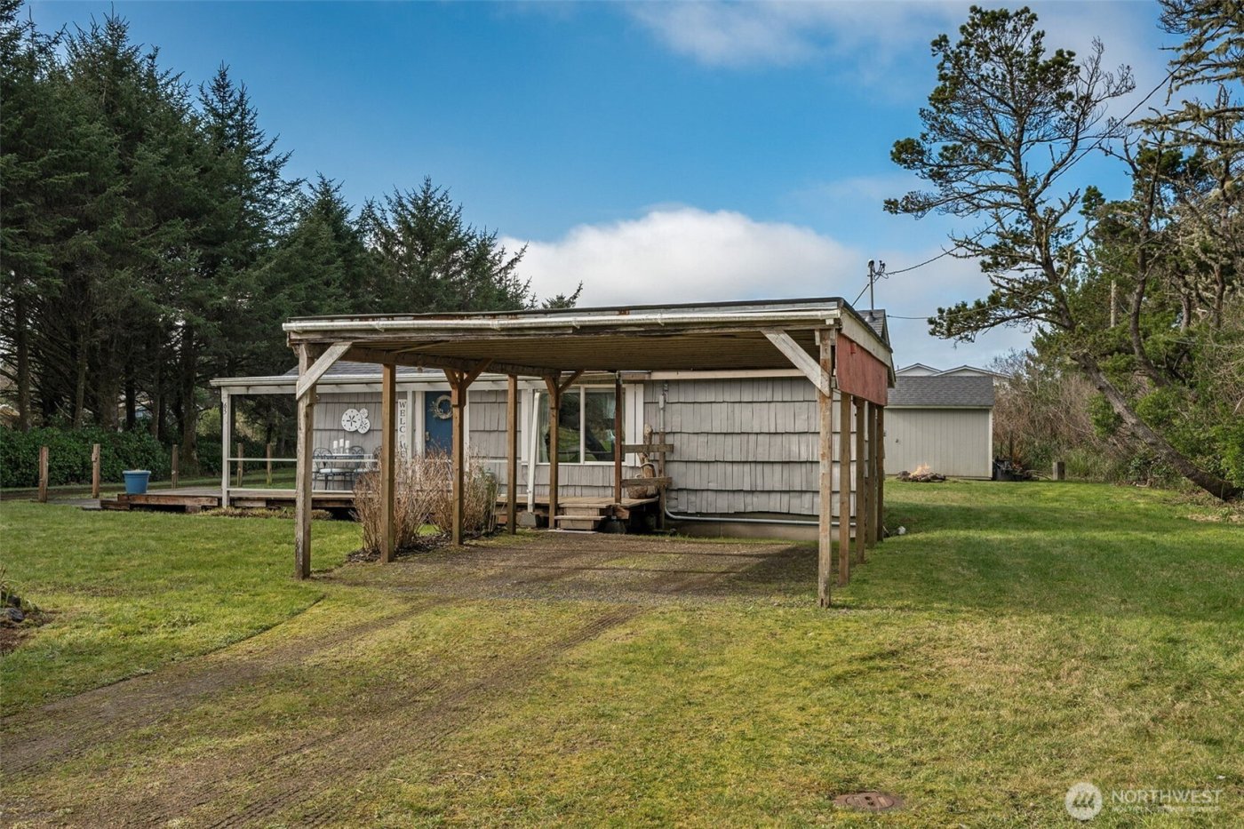 65 Chickamin Avenue , Hoquiam, WA 98550
