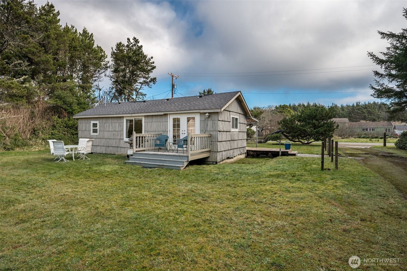 65 Chickamin Avenue , Hoquiam, WA 98550