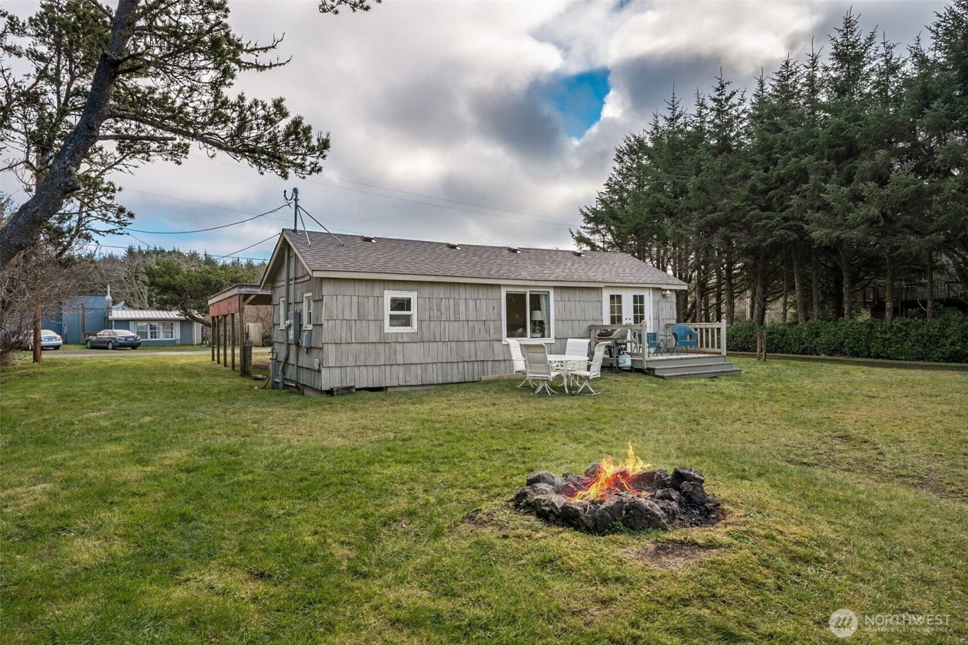 65 Chickamin Avenue , Hoquiam, WA 98550