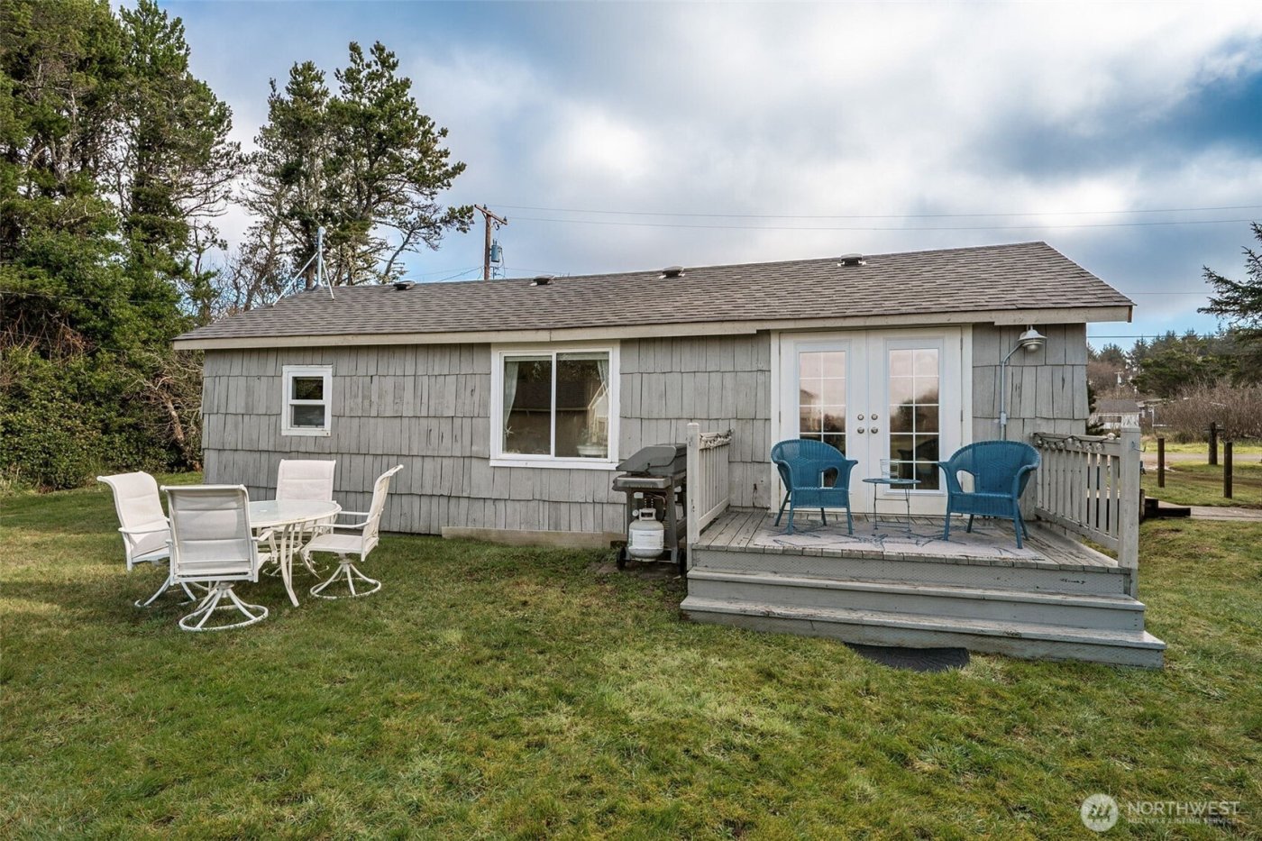 65 Chickamin Avenue , Hoquiam, WA 98550