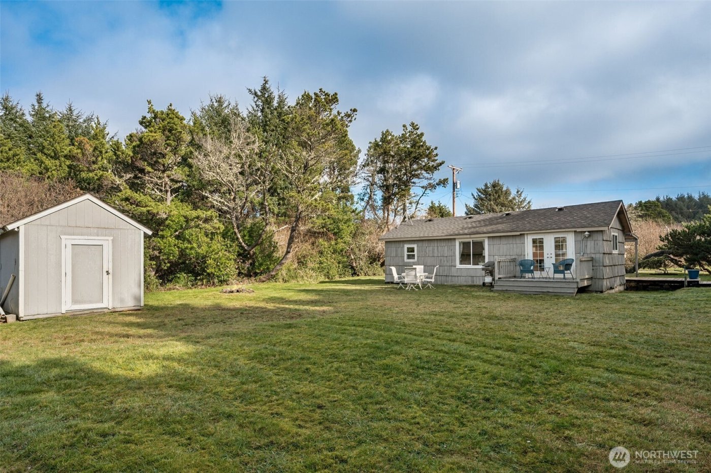 65 Chickamin Avenue , Hoquiam, WA 98550