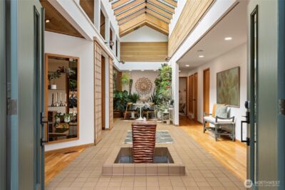 4851 88th Place SE, Mercer Island, WA 98040