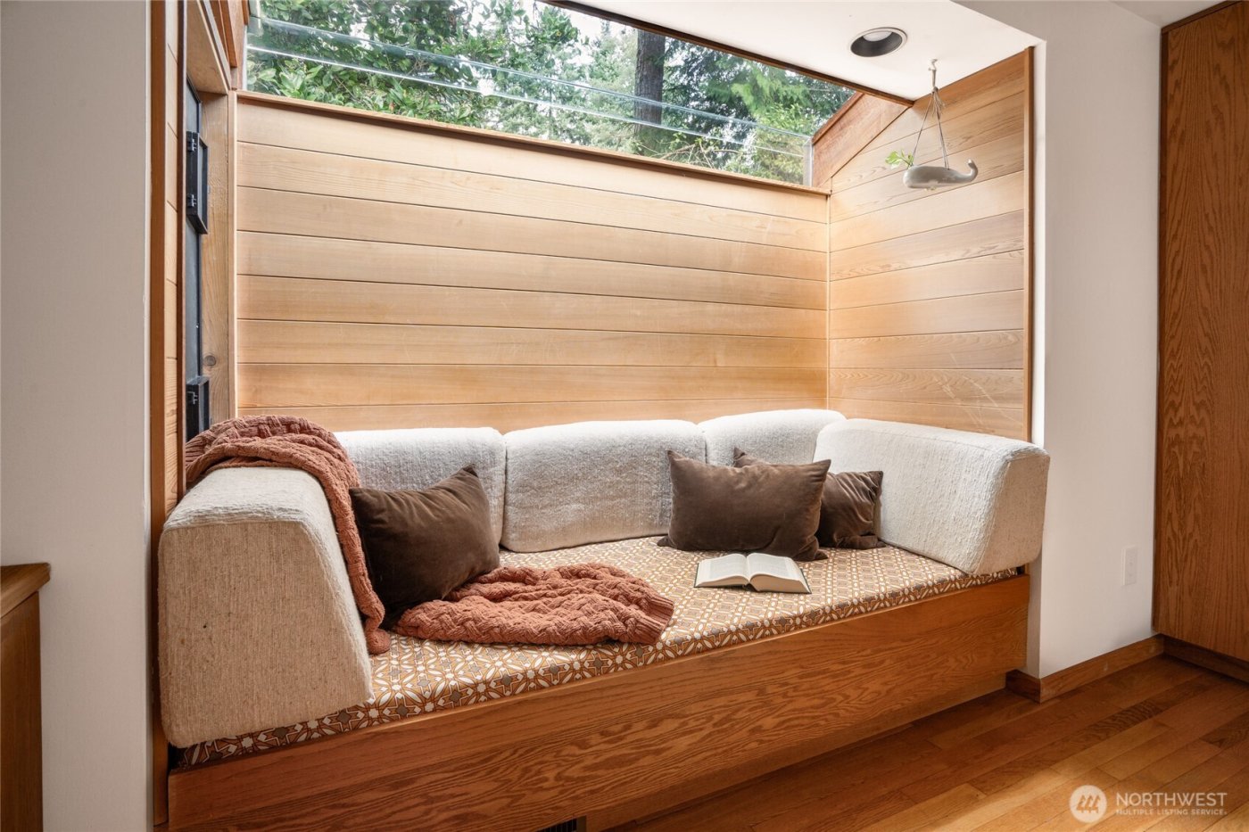 4851 88th Place SE, Mercer Island, WA 98040