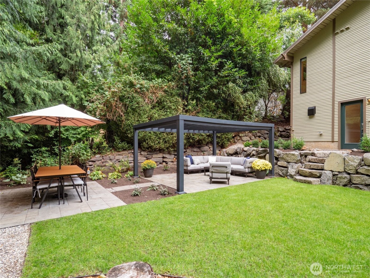 4851 88th Place SE, Mercer Island, WA 98040