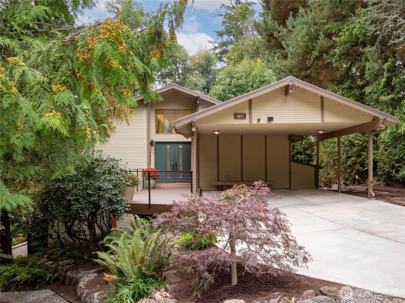 4851 88th Place SE, Mercer Island, WA 98040