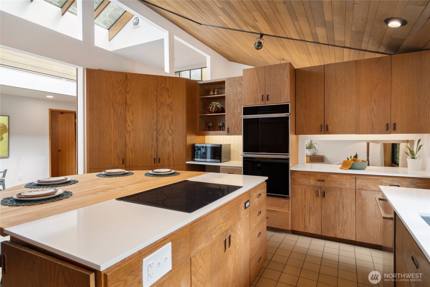 4851 88th Place SE, Mercer Island, WA 98040