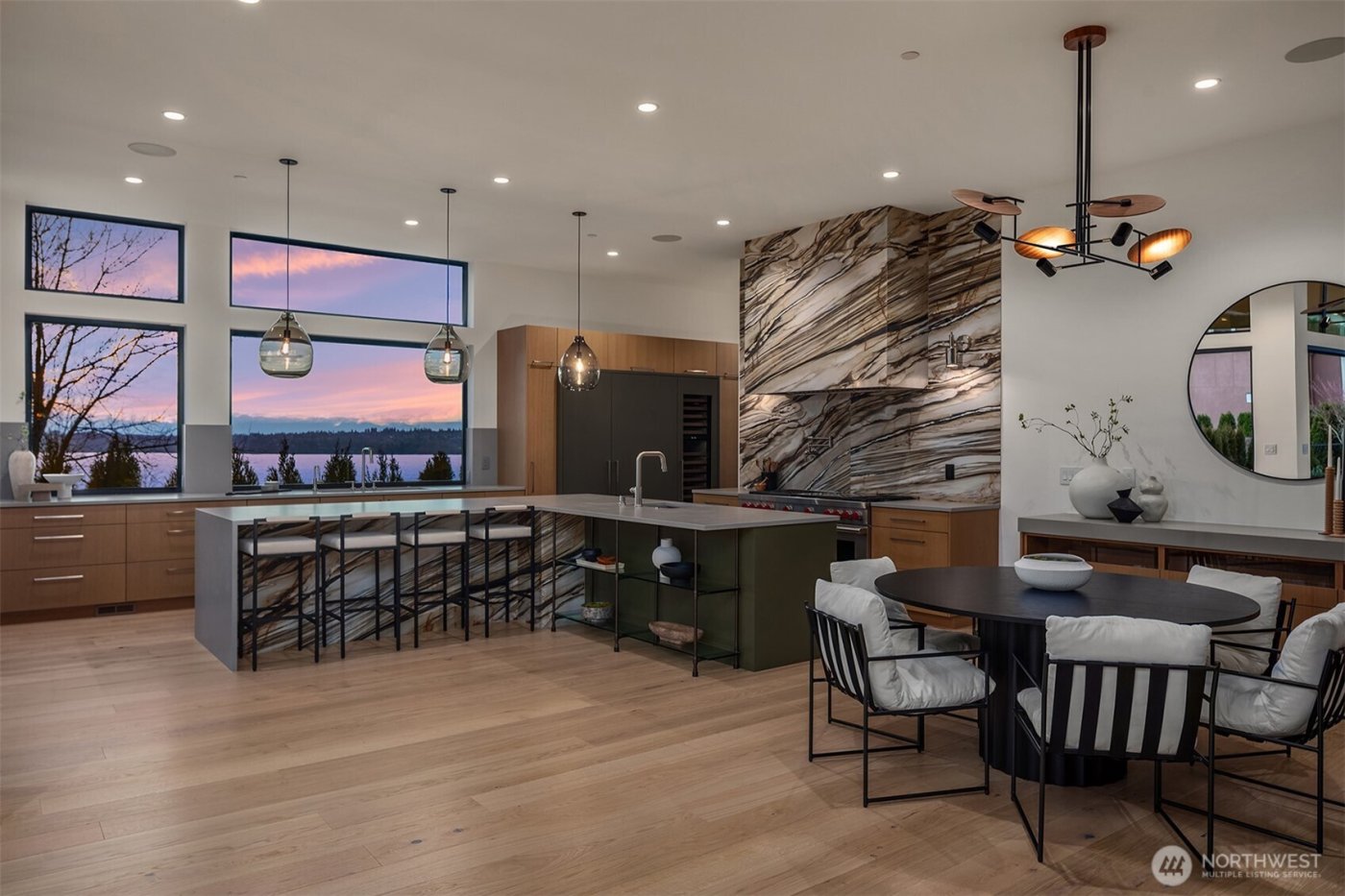 5917 104th Place NE, Kirkland, WA 98033