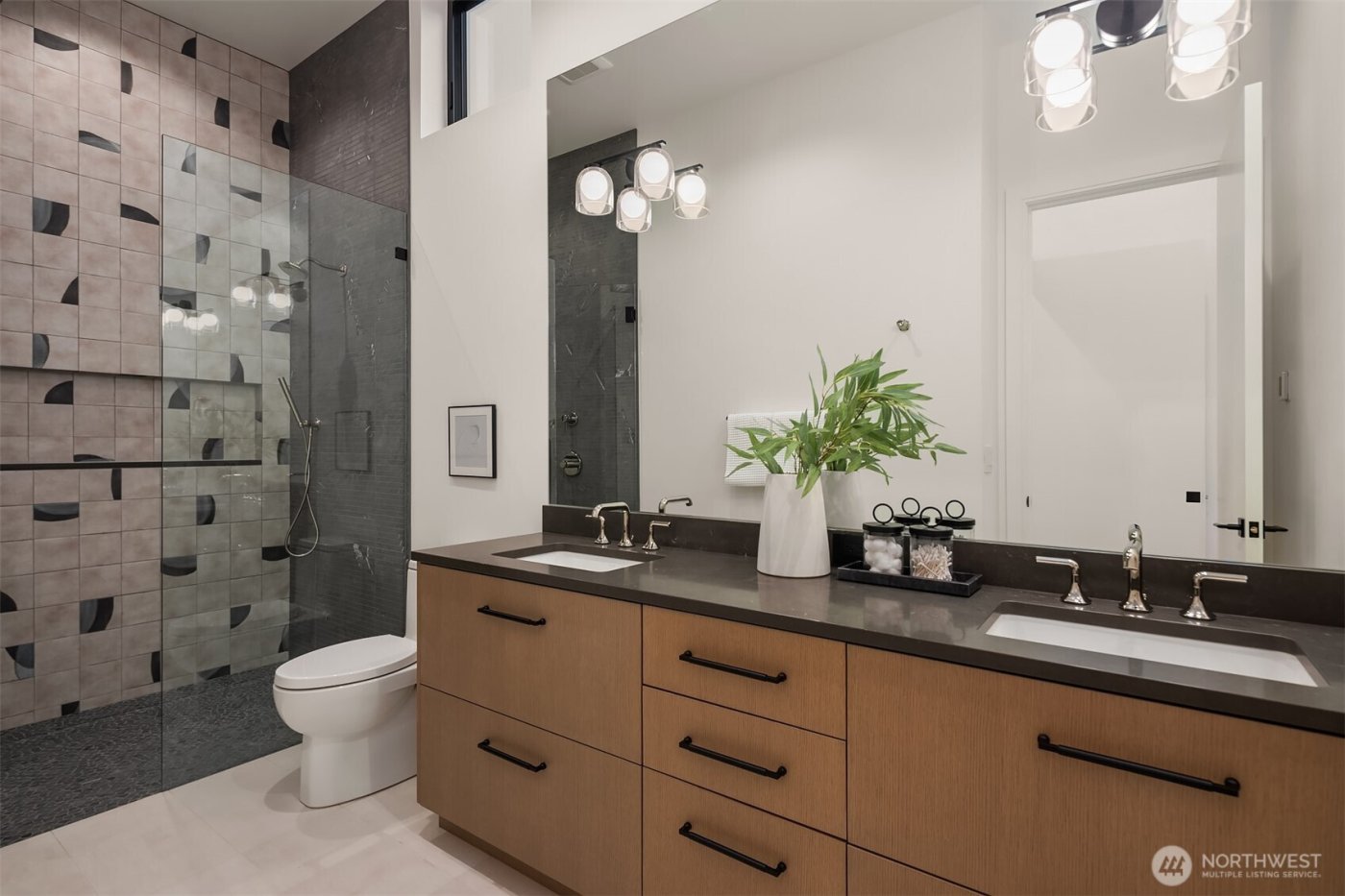 5917 104th Place NE, Kirkland, WA 98033