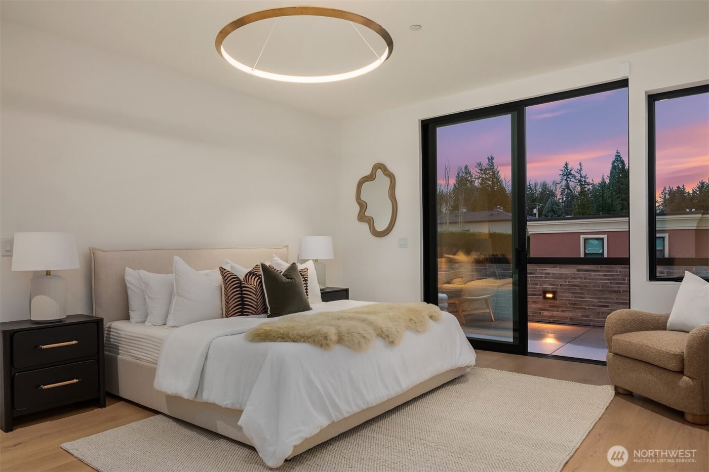 5917 104th Place NE, Kirkland, WA 98033