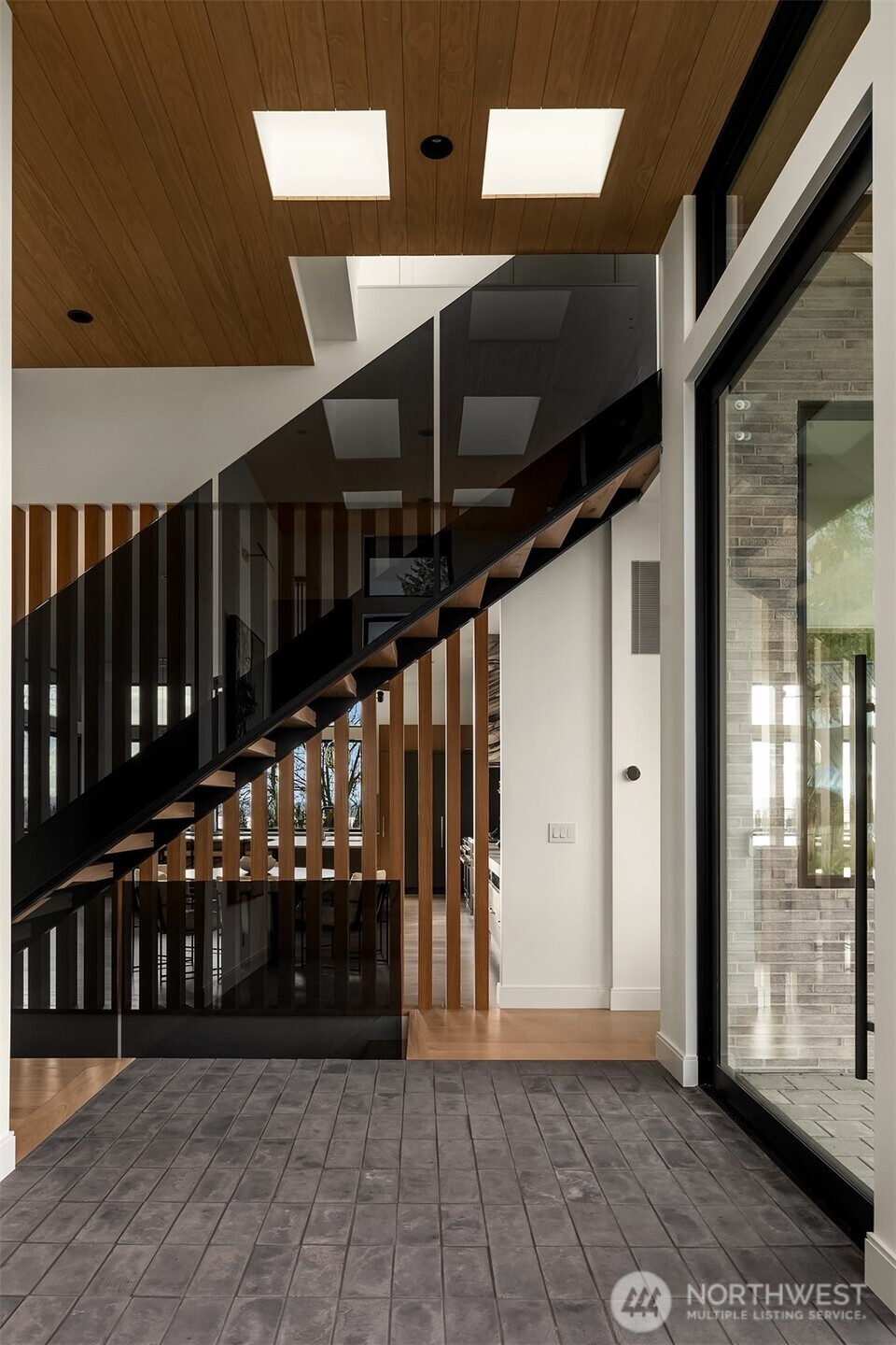 5917 104th Place NE, Kirkland, WA 98033