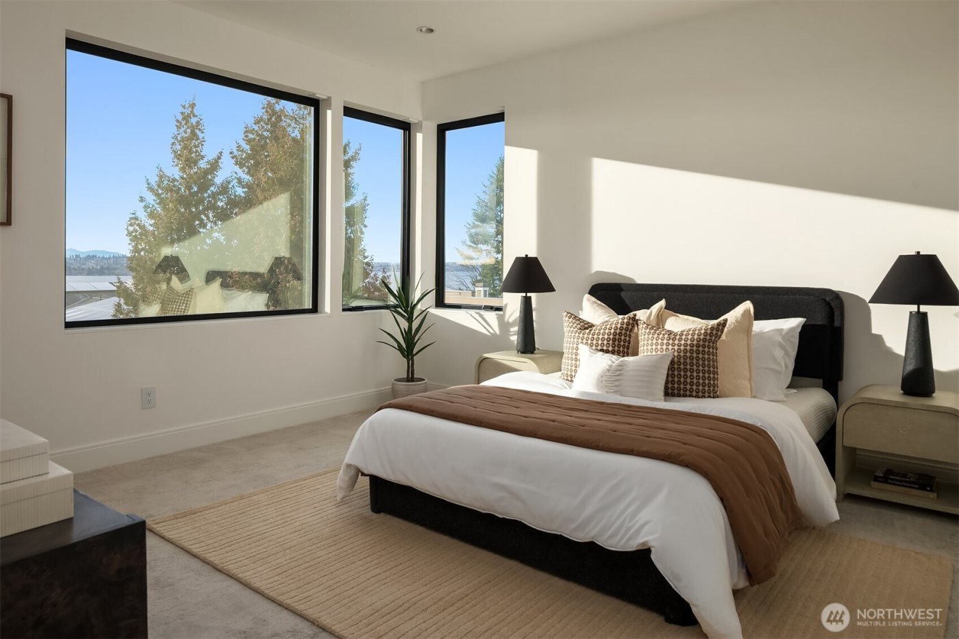 5917 104th Place NE, Kirkland, WA 98033