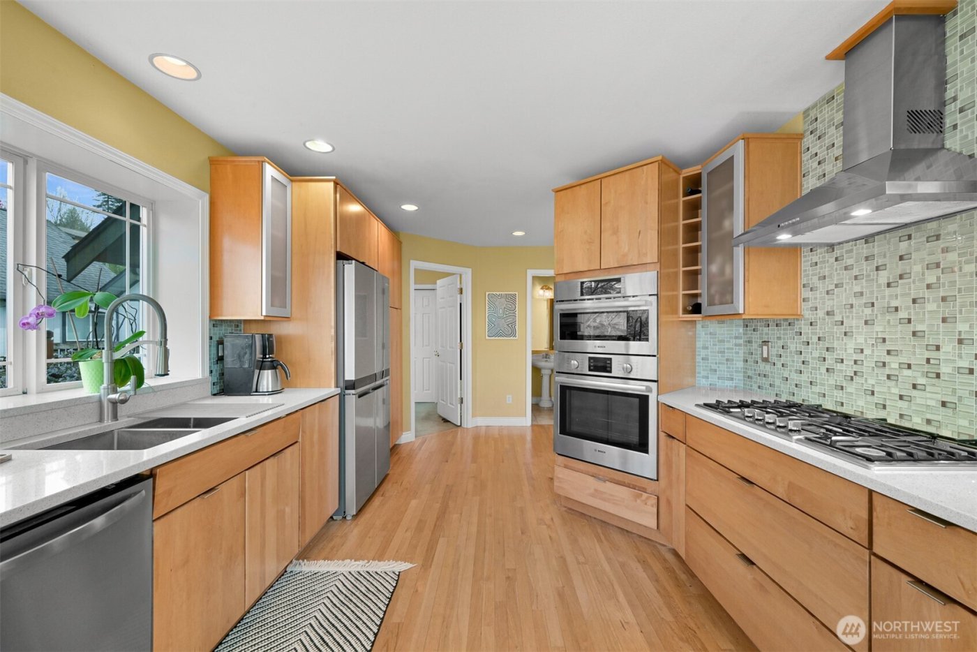 6934 Holeman Avenue , Blaine, WA 98230