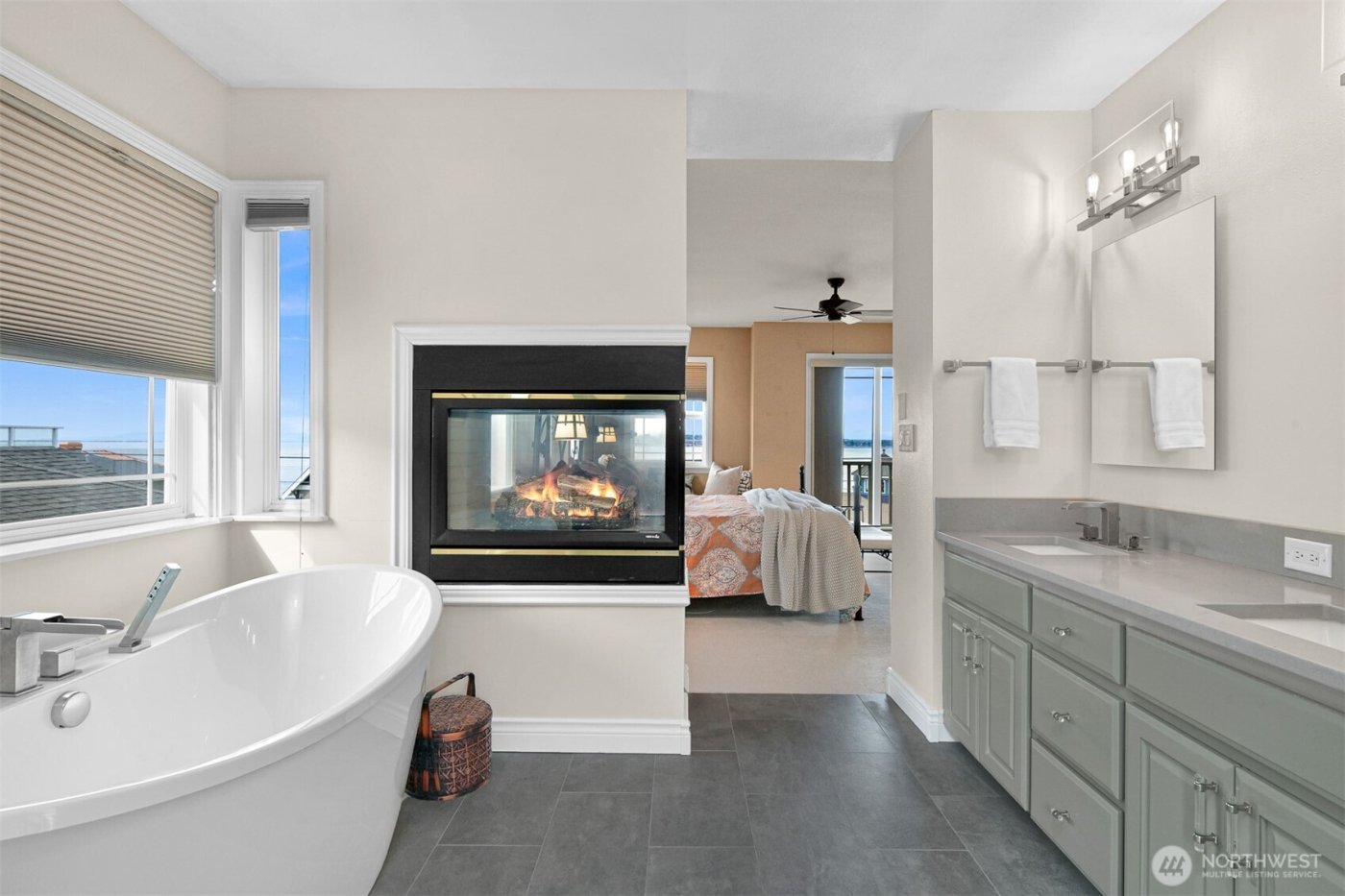 6934 Holeman Avenue , Blaine, WA 98230