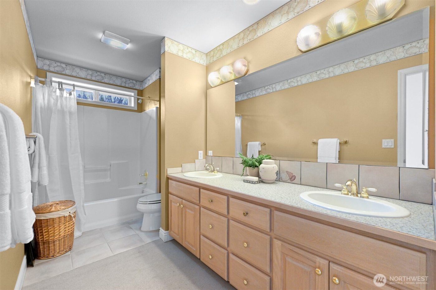 6934 Holeman Avenue , Blaine, WA 98230