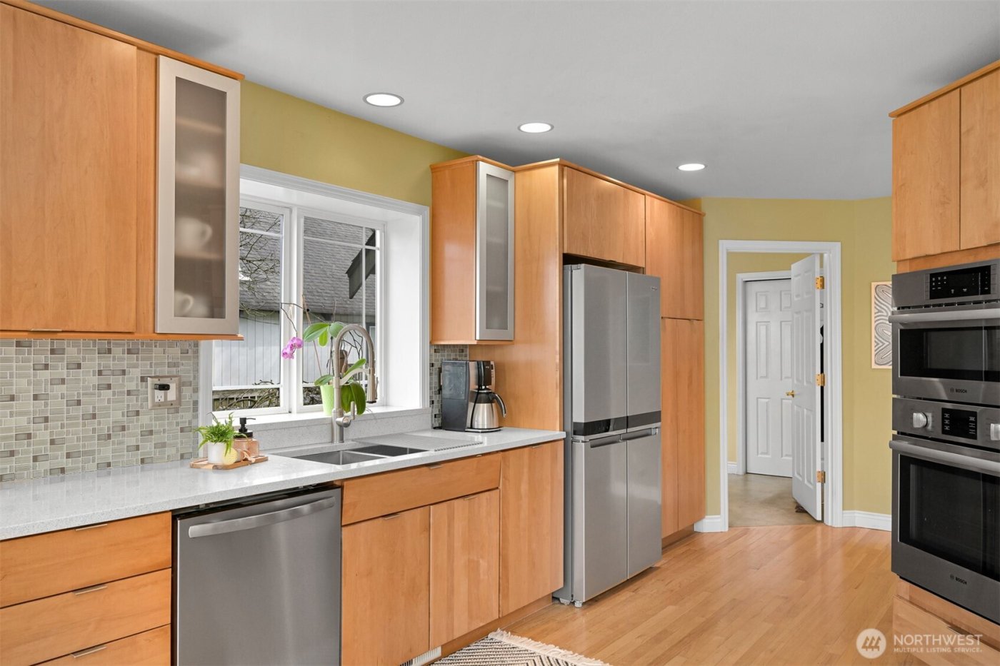 6934 Holeman Avenue , Blaine, WA 98230