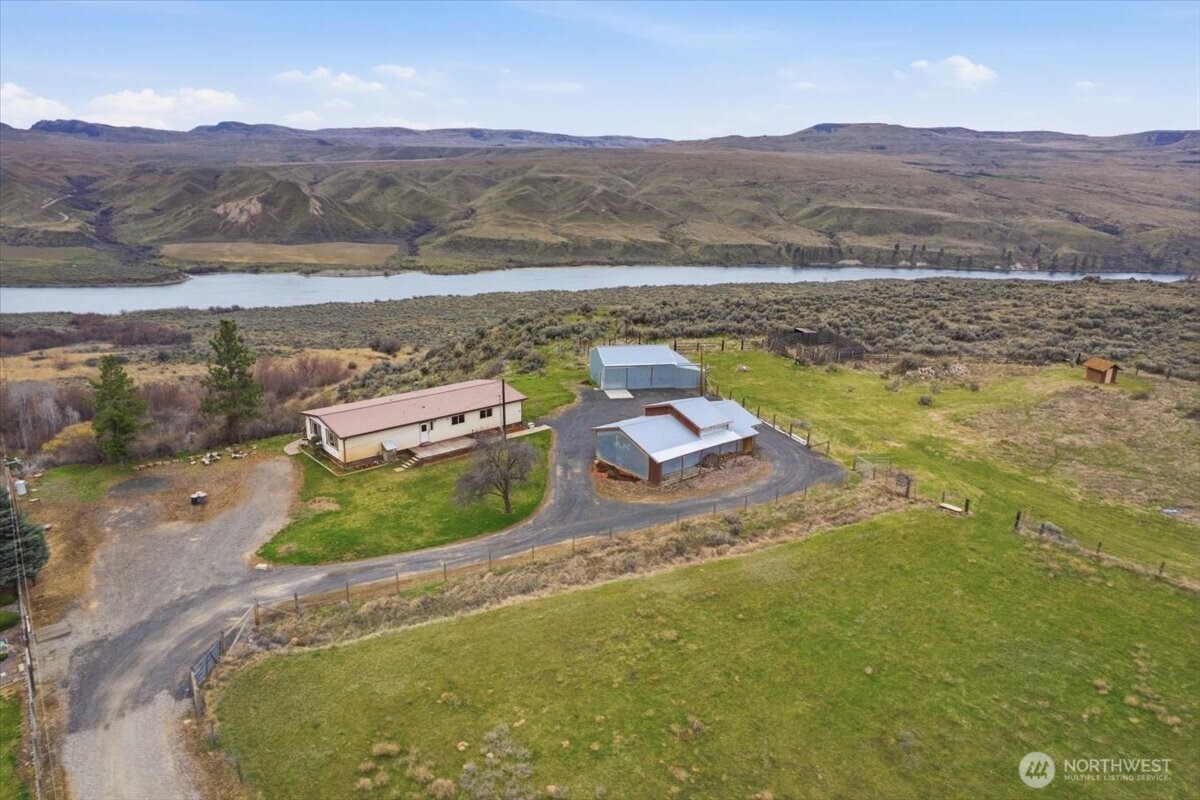 3561 Highway 155 , Coulee Dam, WA 99116
