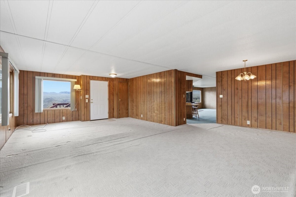 3561 Highway 155 , Coulee Dam, WA 99116
