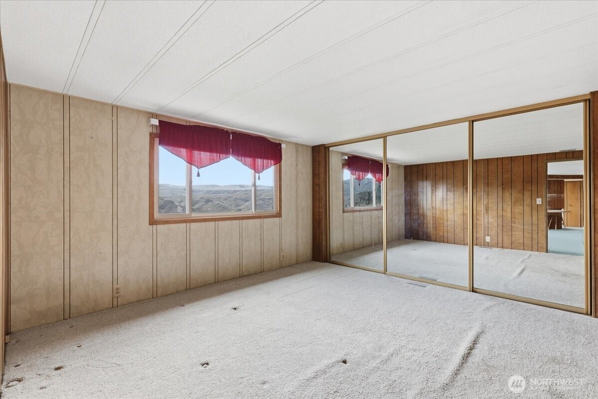 3561 Highway 155 , Coulee Dam, WA 99116