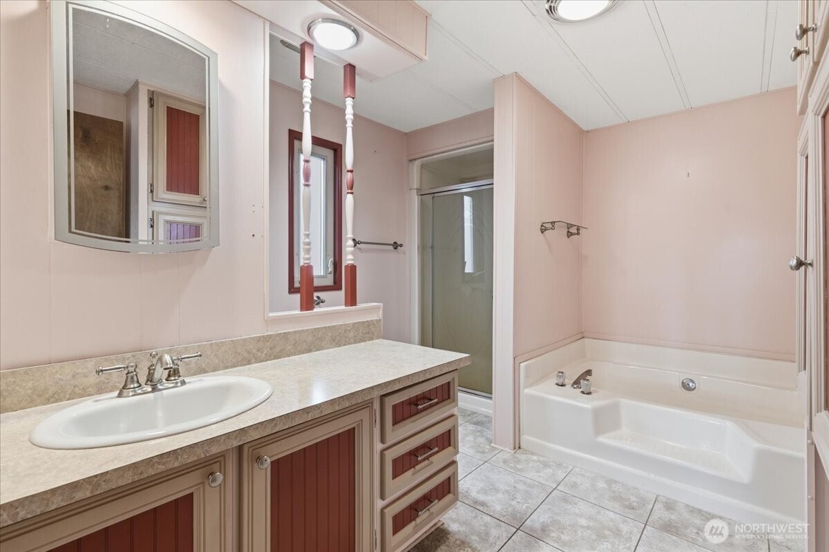 3561 Highway 155 , Coulee Dam, WA 99116