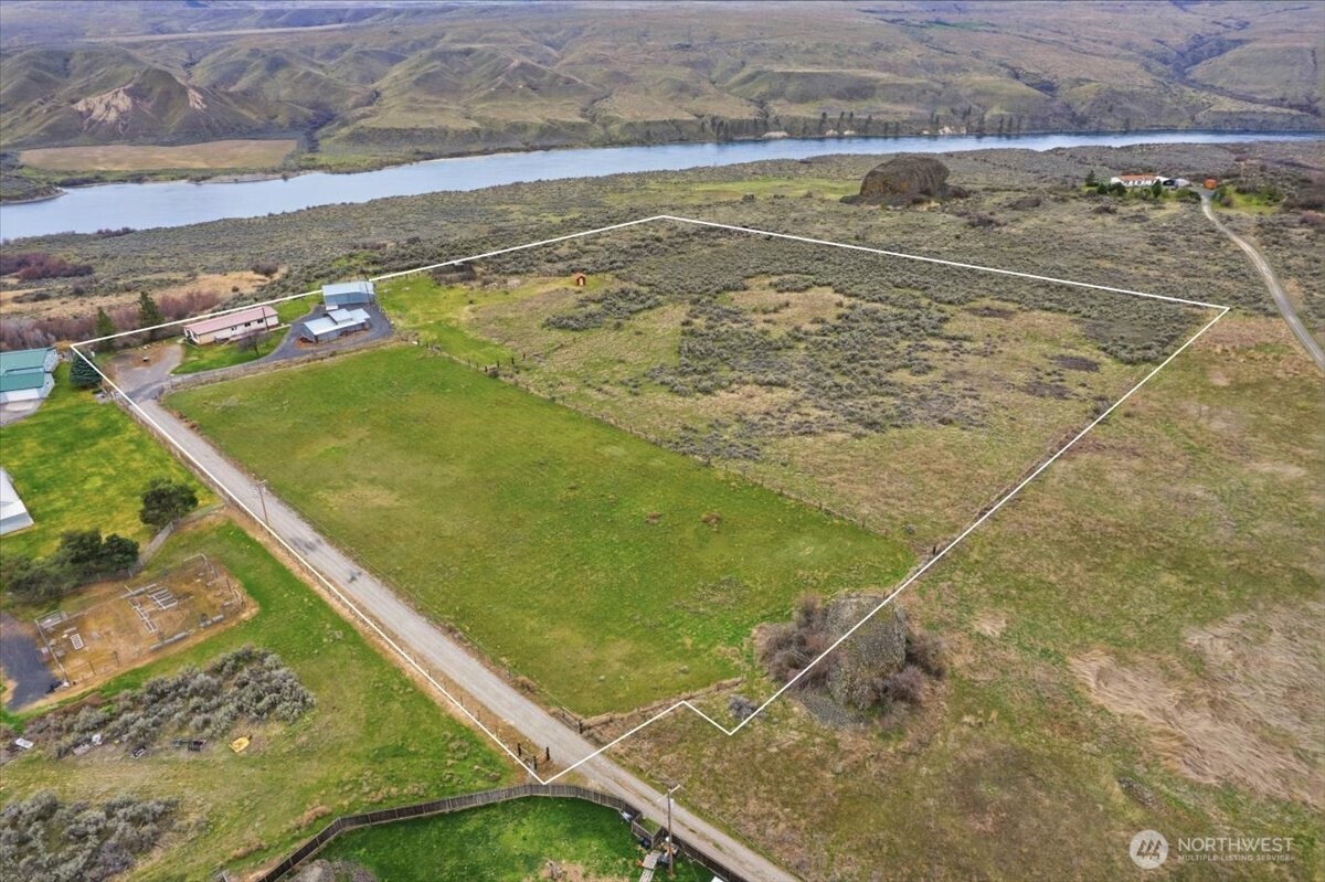 3561 Highway 155 , Coulee Dam, WA 99116