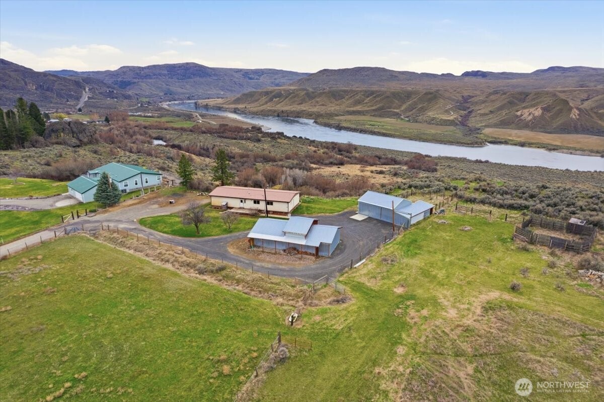 3561 Highway 155 , Coulee Dam, WA 99116
