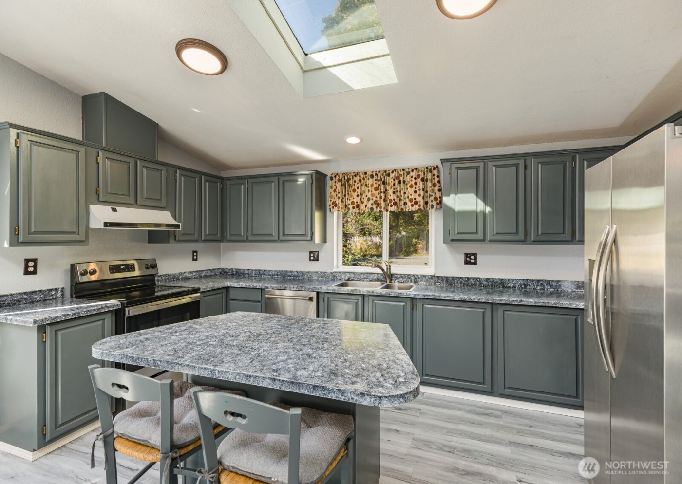 12611 NE Douglas Dr , Kingston, WA 98346