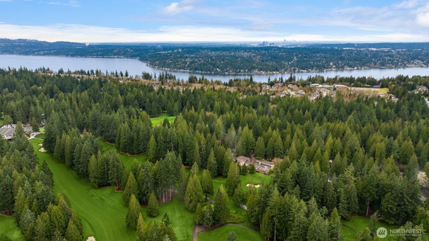 3126 211th Avenue NE, Sammamish, WA 98074