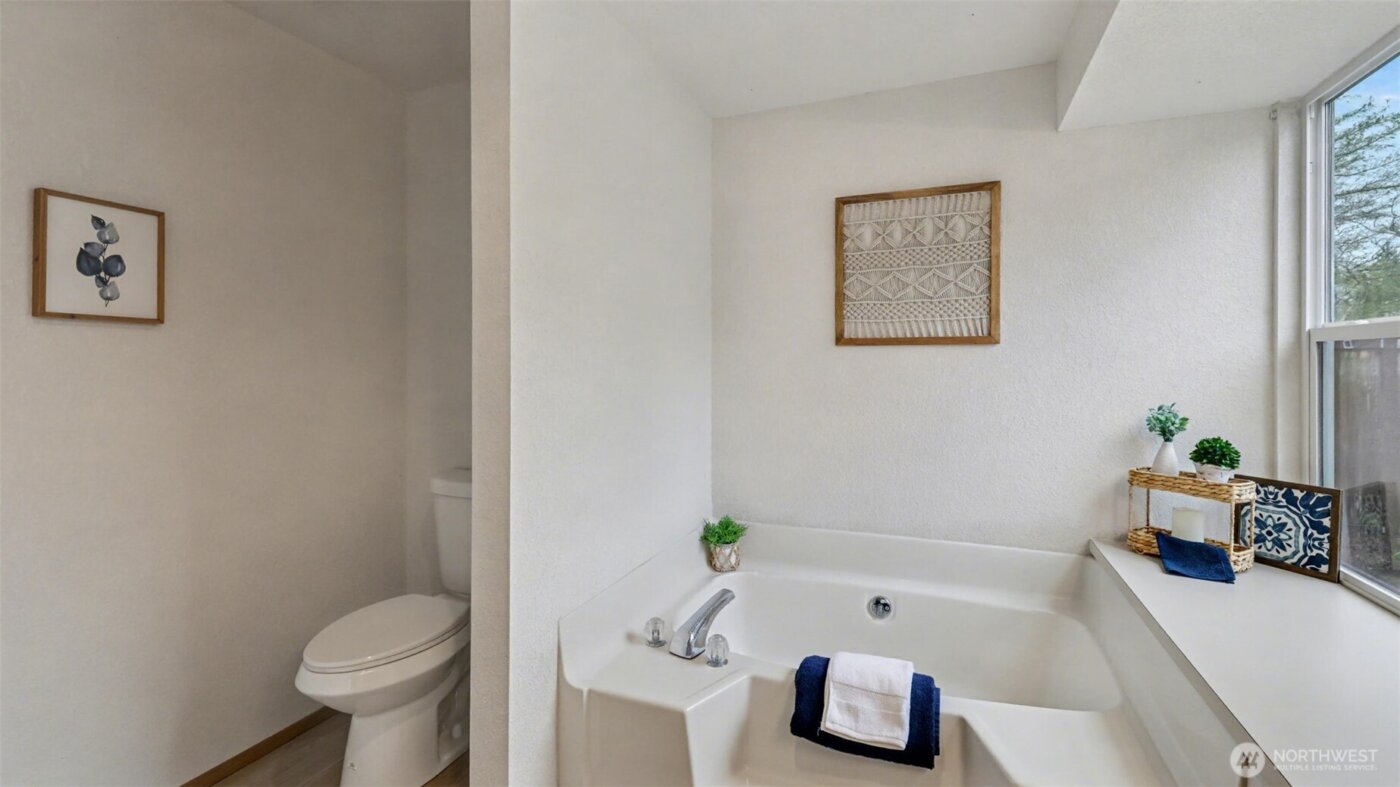 801 Berne Lane SE, Olympia, WA 98513