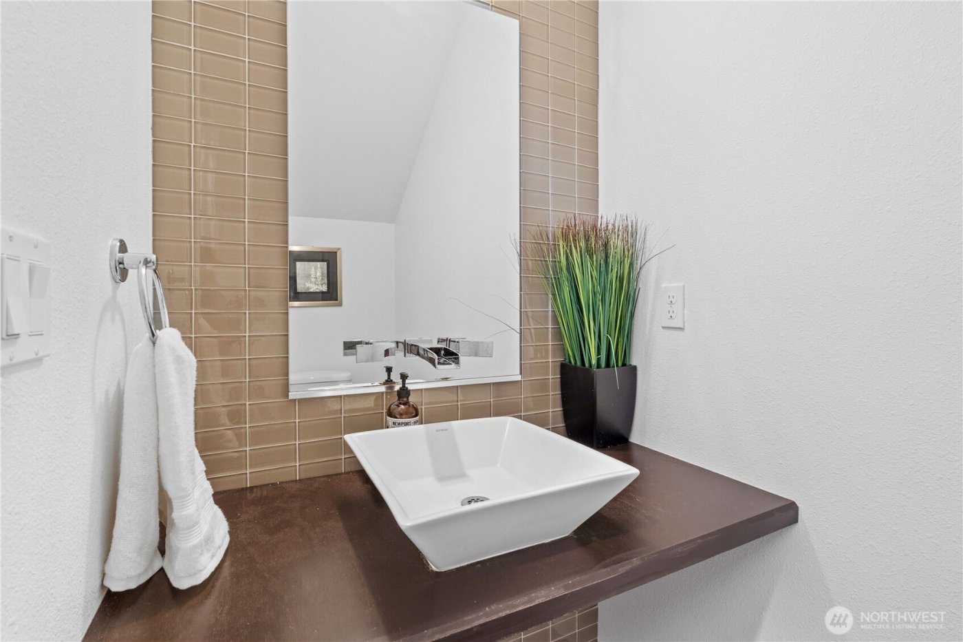 2414 Garden Court N, Renton, WA 98056