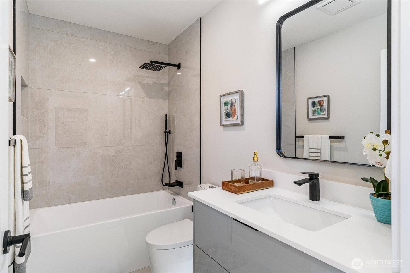 1616 S Juneau Street , Seattle, WA 98108